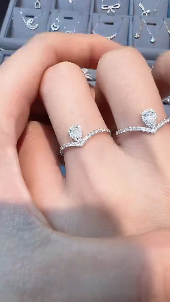 【闪购商品】钻石戒指/指环18K金镶嵌戒指多样性发一