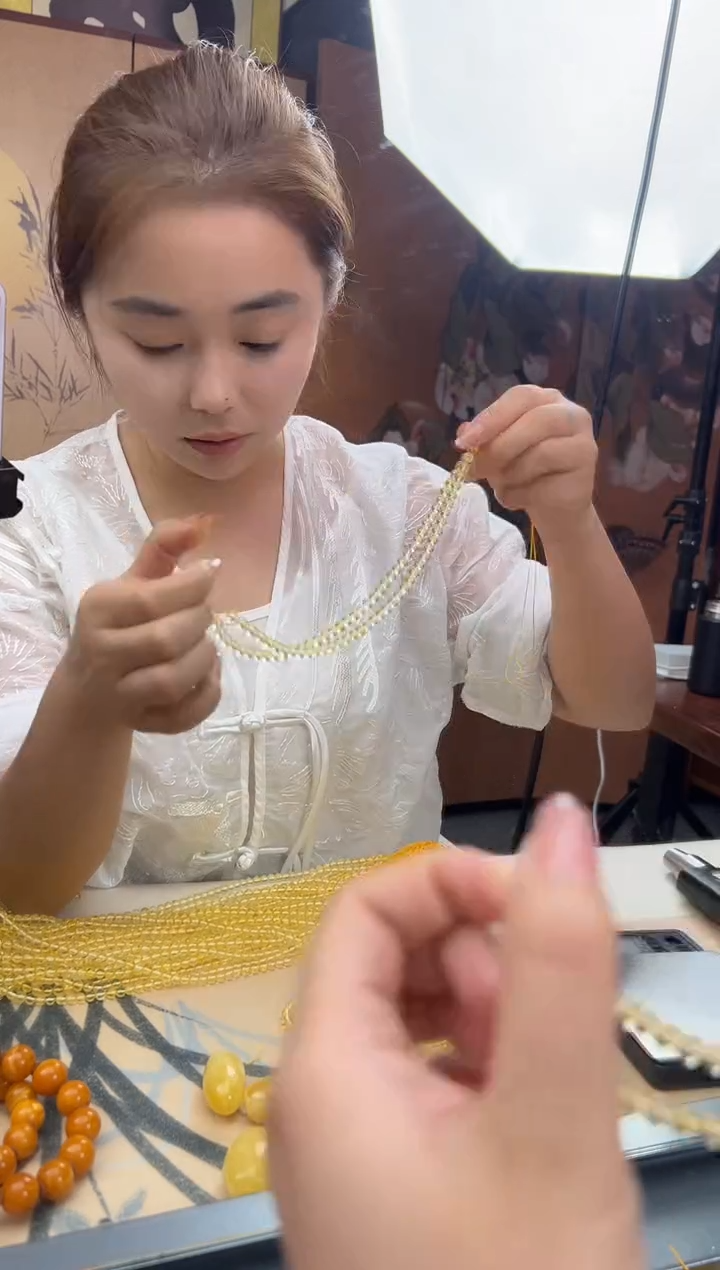 【闪购商品】琥珀裸石未镶嵌蜜蜡配链多样性发一条