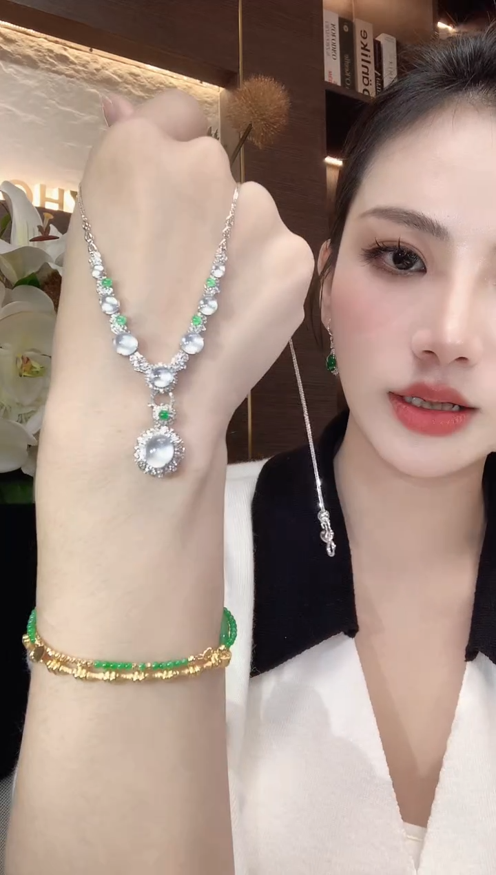 套链18K金镶嵌翡翠D23