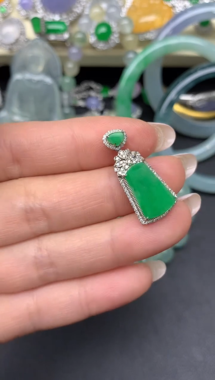 翡翠18K金镶嵌颈饰303-雪姐翡翠天天见