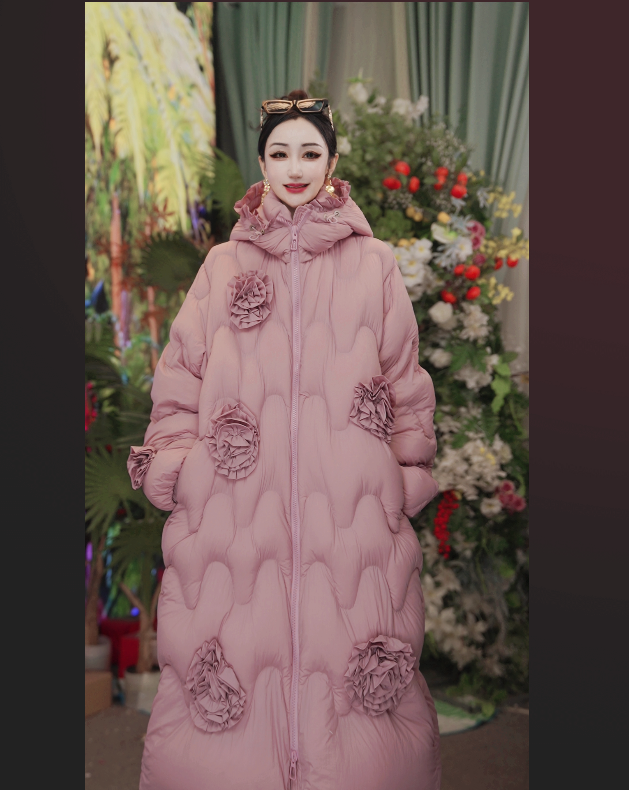 冬季新款时尚百搭印花保暖女士外套长款羽绒服261P1051