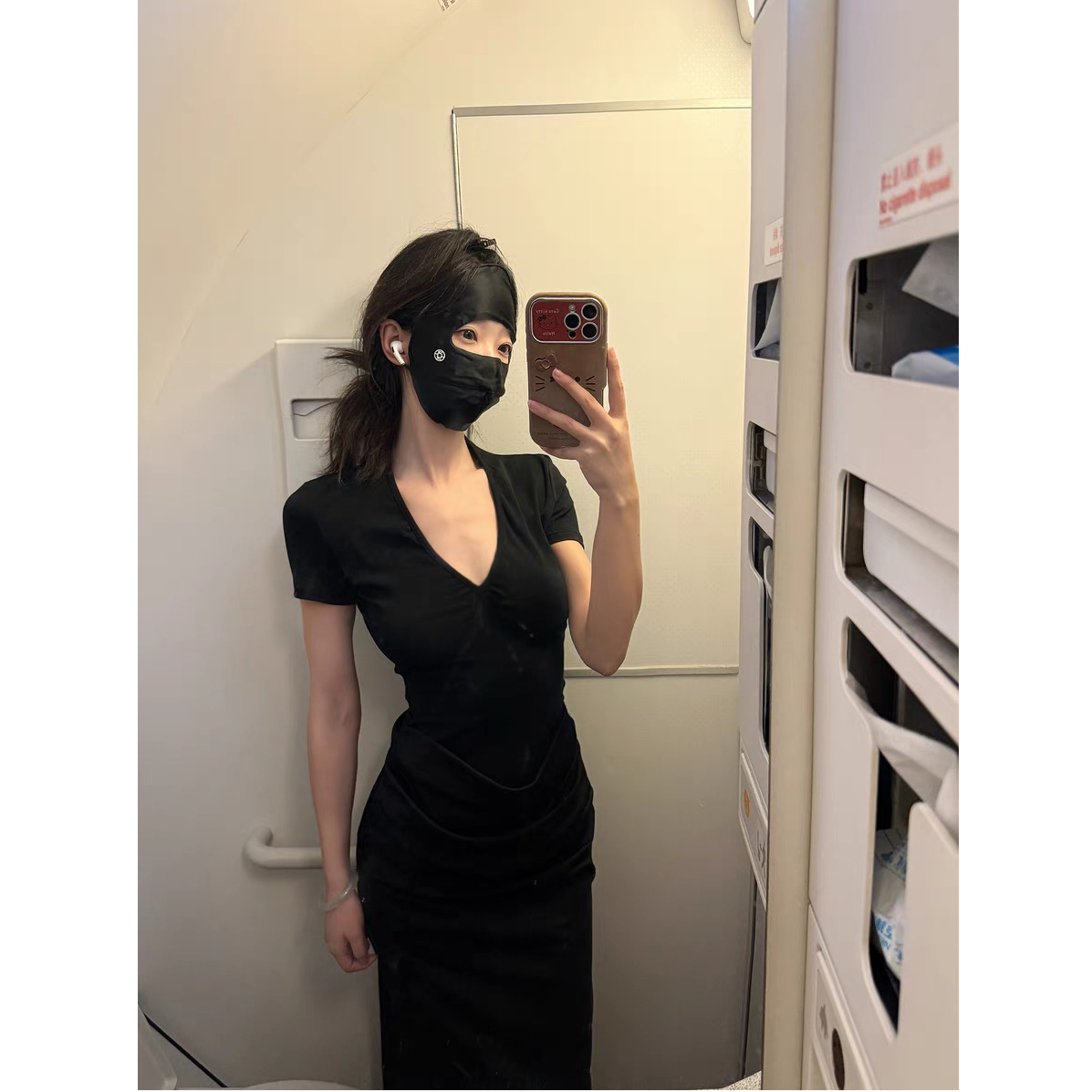 优秀的金蘑菇舒适性感*深V褶皱莱赛尔天丝弹力收腰显瘦长裙连衣裙