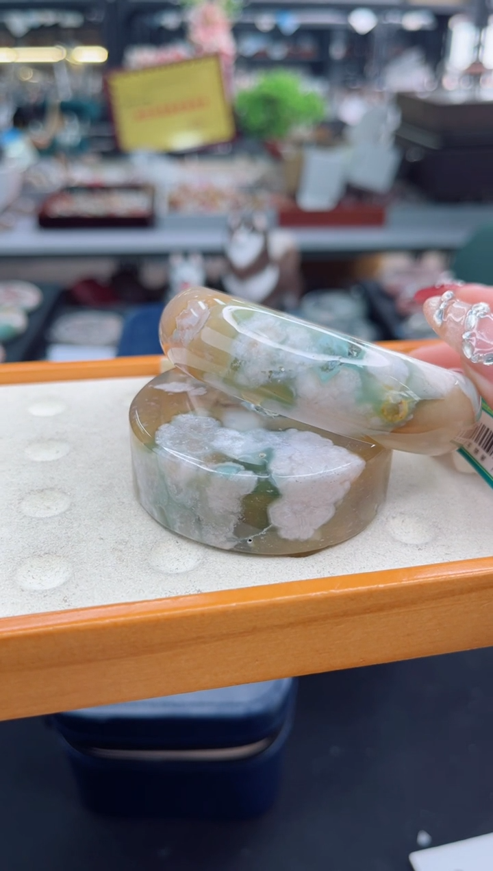 【闪购商品】石英质玉手镯未镶嵌60圈口（赠品镯心）S90552