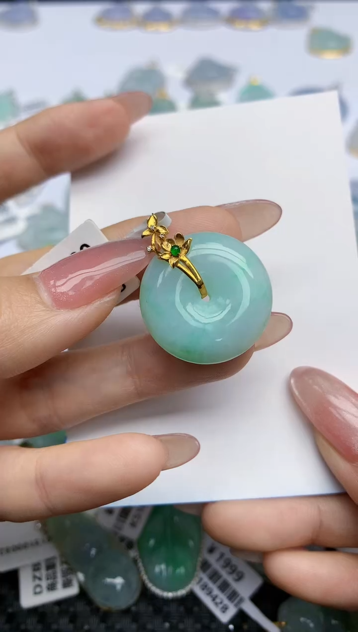 【闪购商品】翡翠挂件18K金镶嵌天然翡翠A货