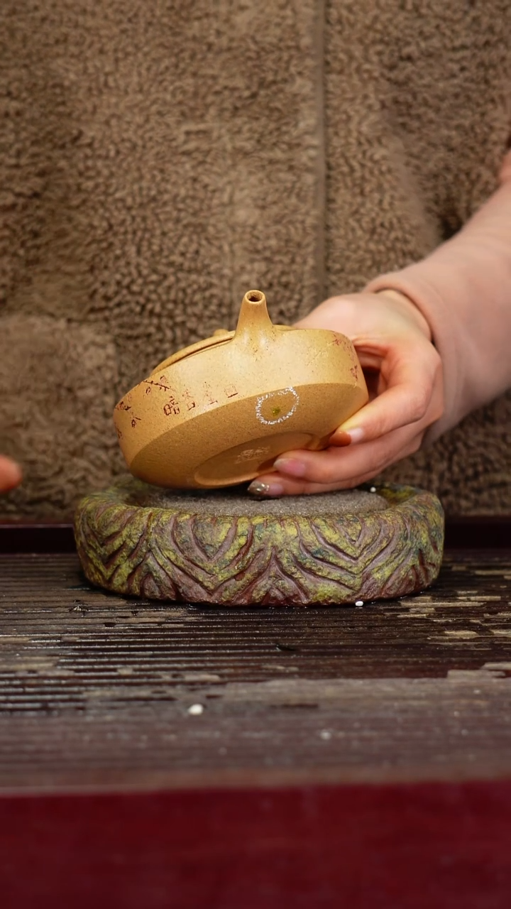 宜兴原矿紫砂壶茶壶宜兴原矿紫砂壶茶壶200C