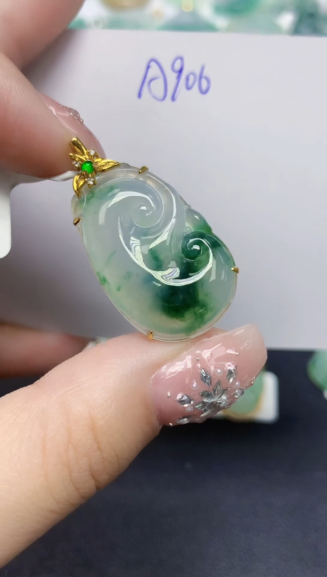 颈饰18K金镶嵌翡翠天然缅甸翡翠A货翡翠百元以上9元证书费自理