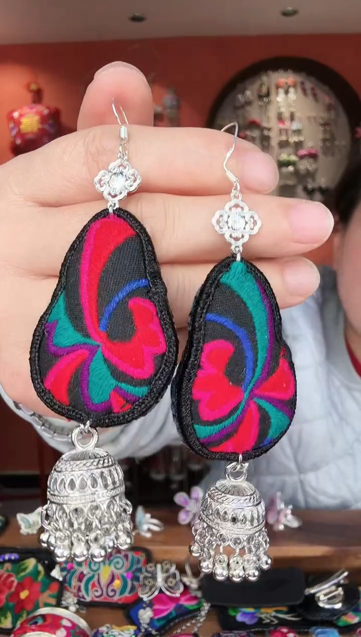 织绣手工苗绣刺绣饰品93