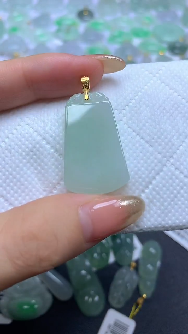 颈饰未镶嵌翡翠A货