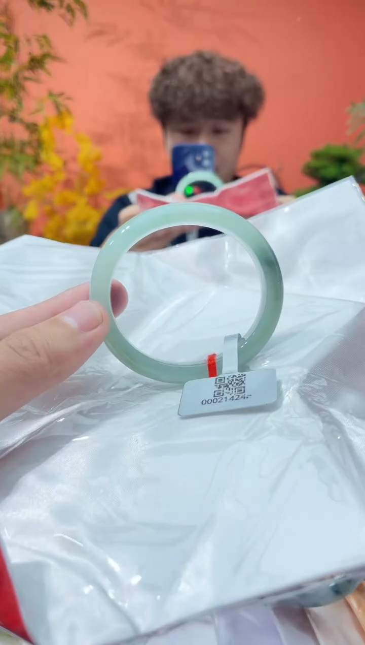 未镶嵌手镯（贵妃镯）翡翠4