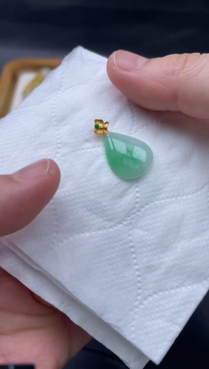 【闪购商品】翡翠颈饰18K金镶嵌52.........