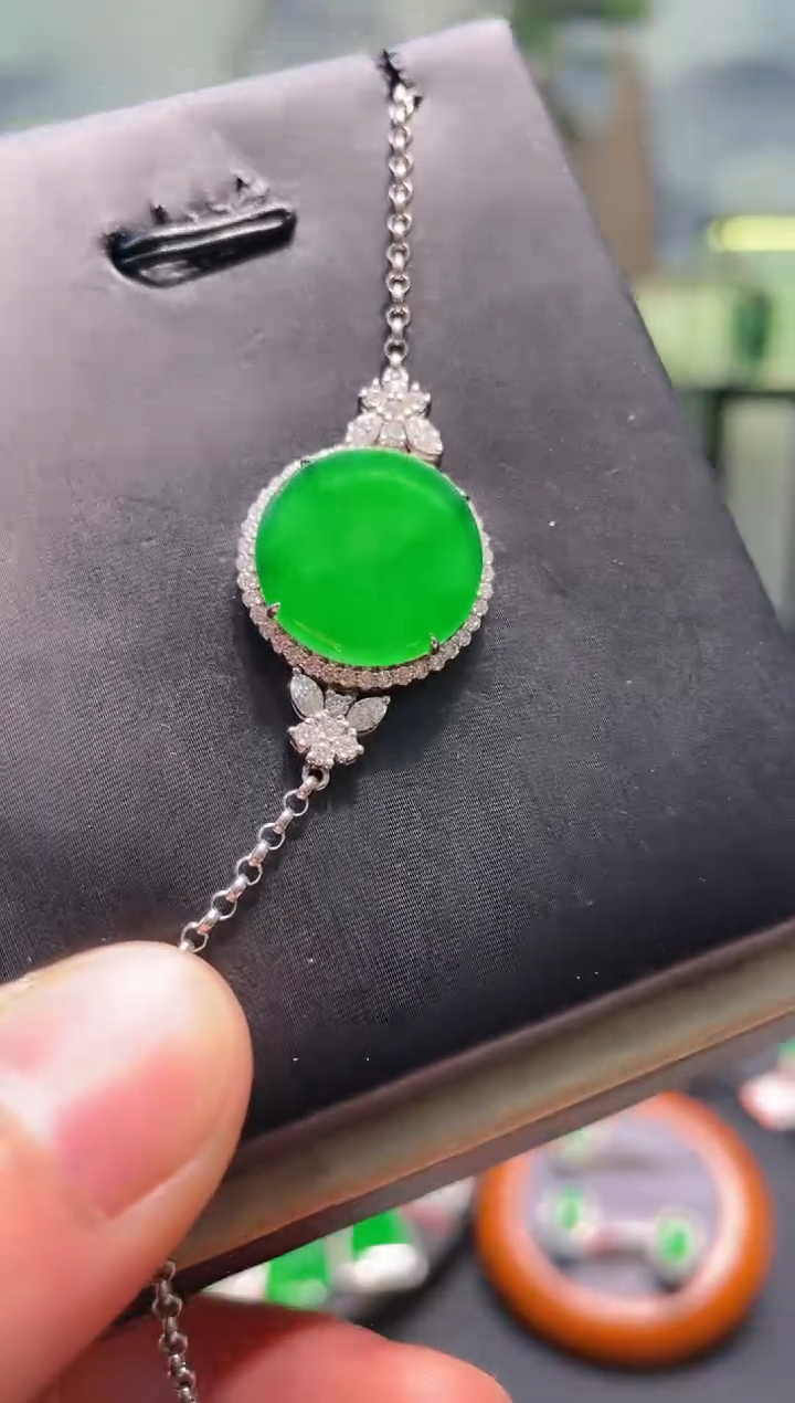 【闪购商品】翡翠颈饰18K金镶嵌A5052天然A货翡翠