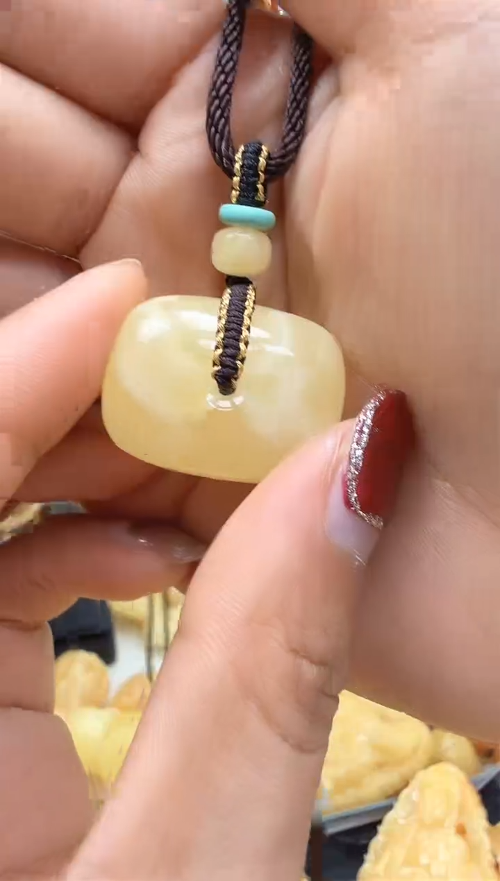 【闪购商品】琥珀裸石未镶嵌挂坠