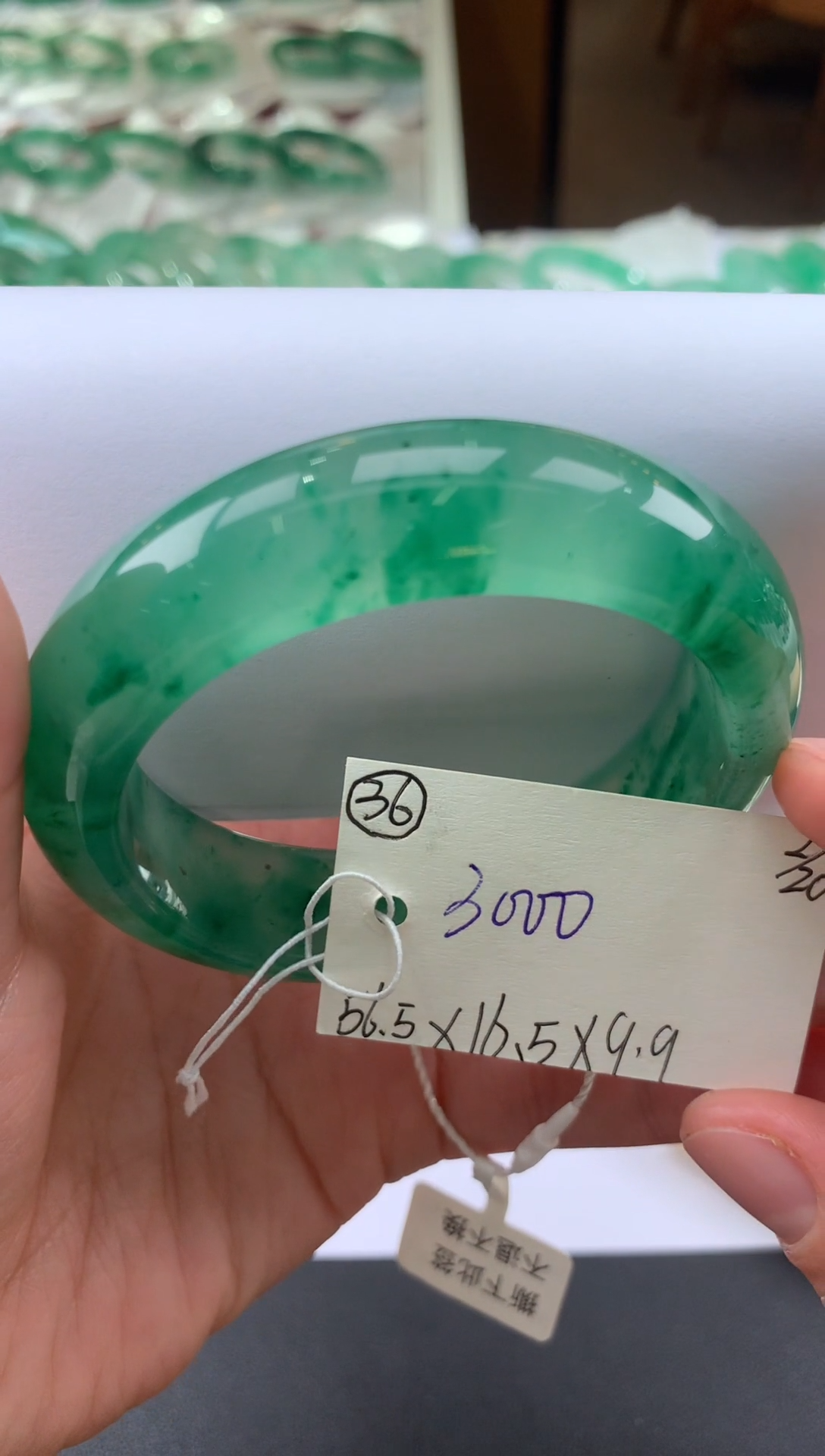 【闪购商品】石英质玉手镯未镶嵌拍下联系小耳机看购买须知！！！