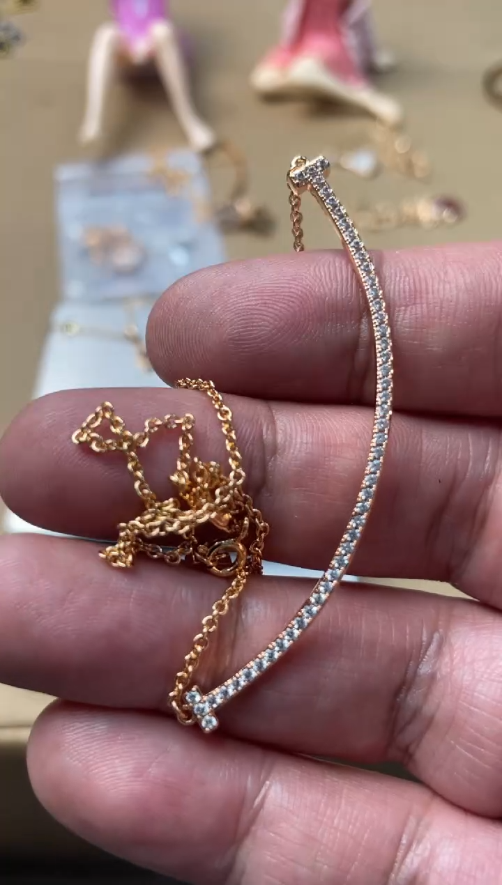 瓷片嘉荣当康大姐fu的总铺