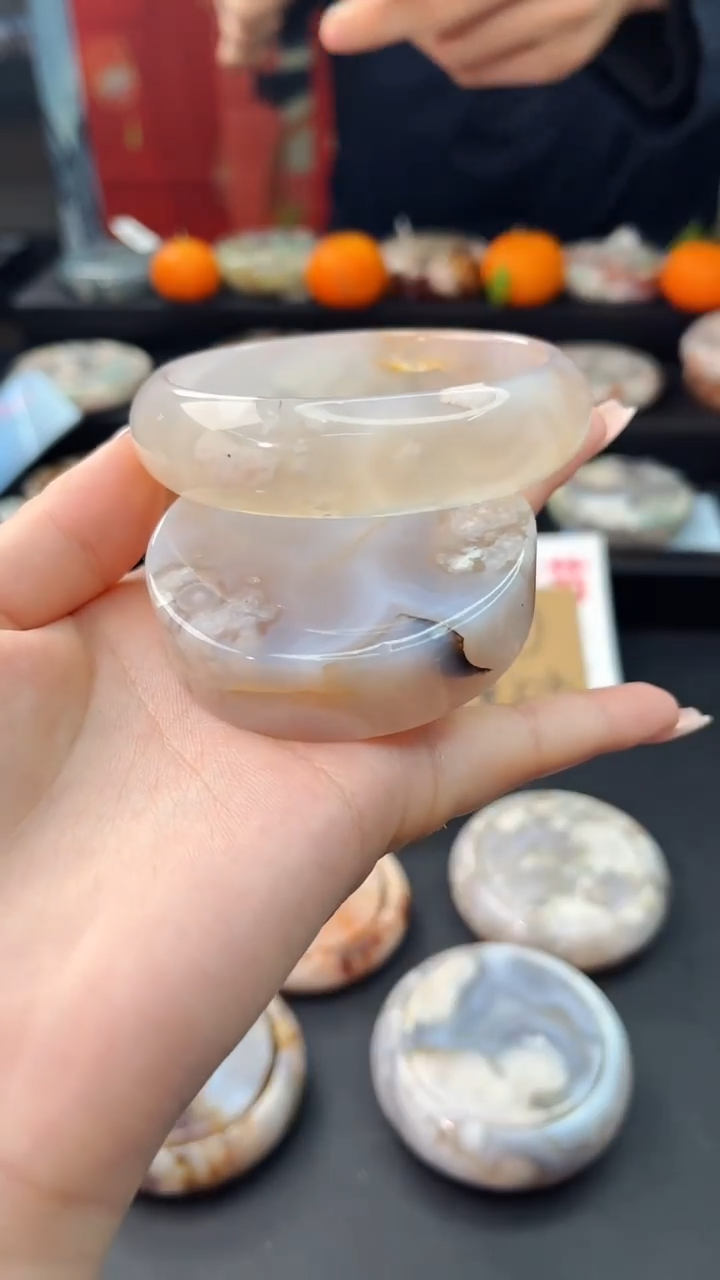 【闪购商品】石英质玉手镯未镶嵌赠送镯心（59圈口）无证书