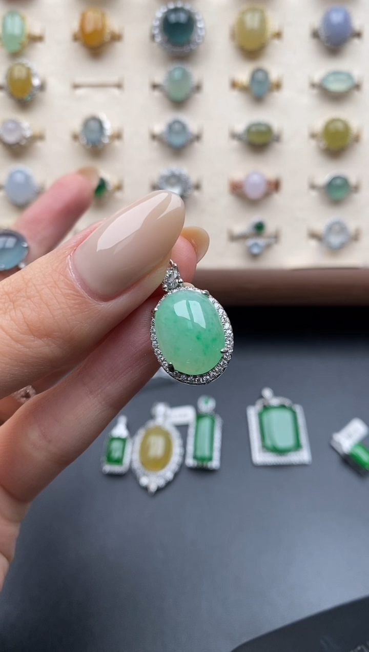 银S925镶嵌戒指翡翠一物一证一礼盒有纹