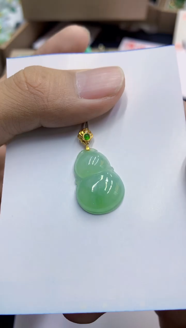 翡翠未镶嵌吊坠(不含链)1