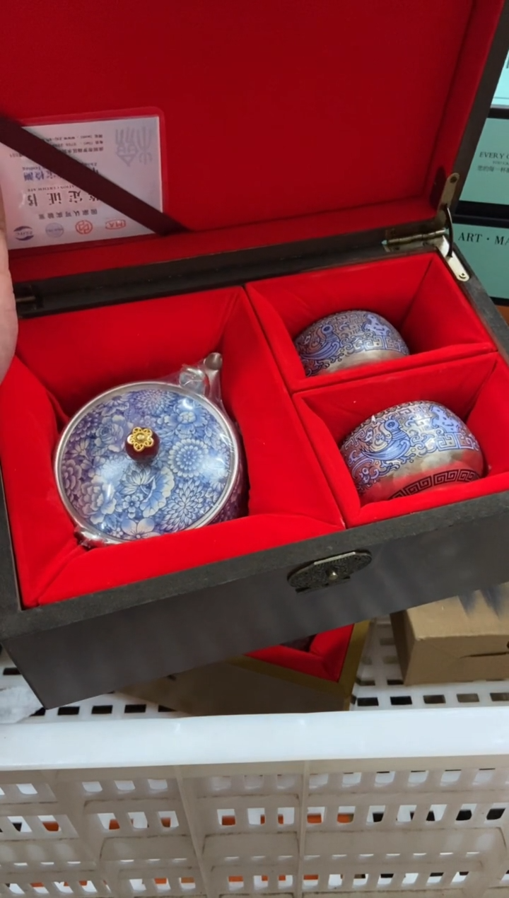 无运费险有瑕疵的摄影的产品有使用过的痕迹有点脏介意勿拍
