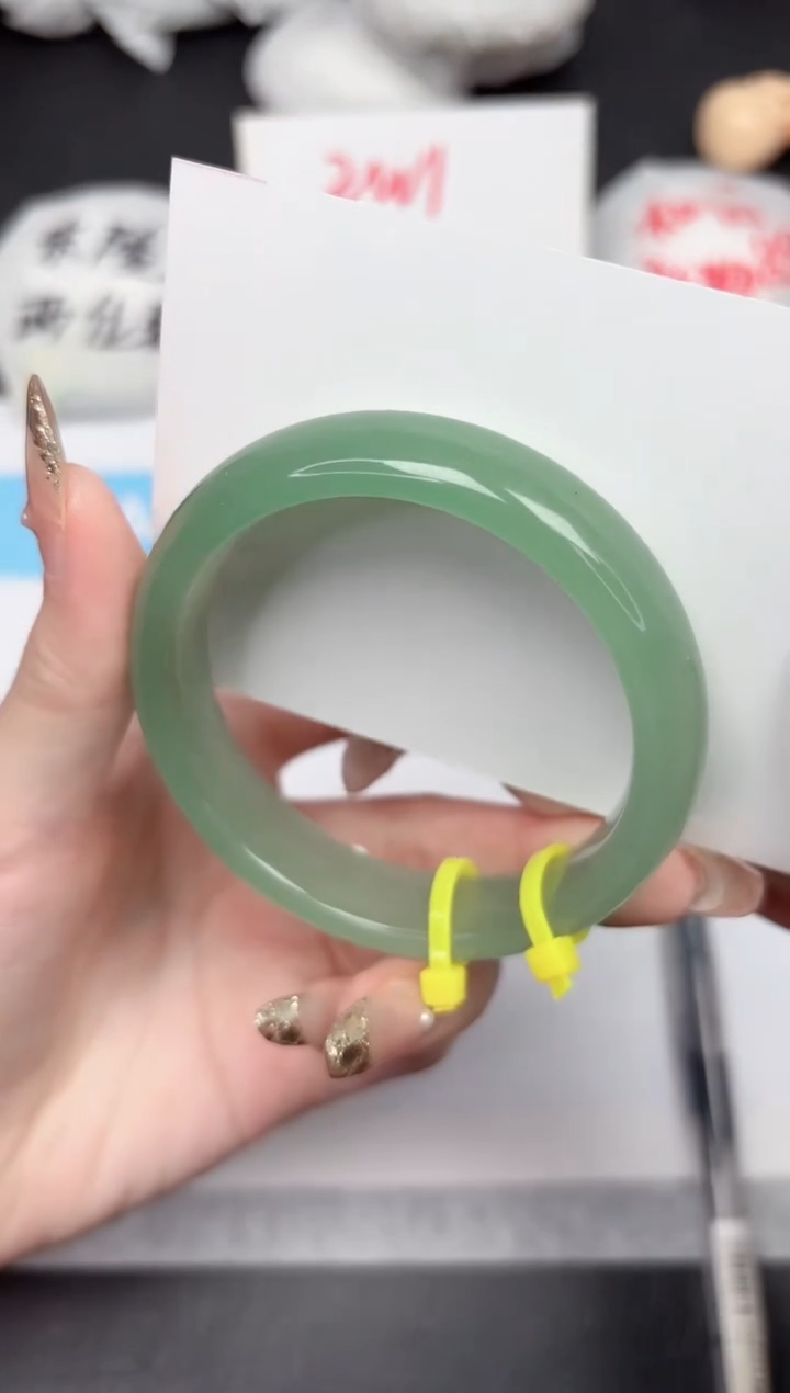 【闪购商品】石英质玉手镯未镶嵌328-54