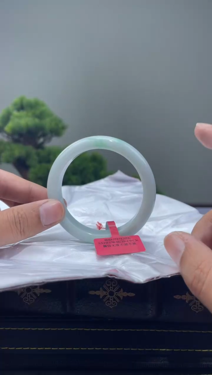 【闪购商品】翡翠手镯未镶嵌手镯11