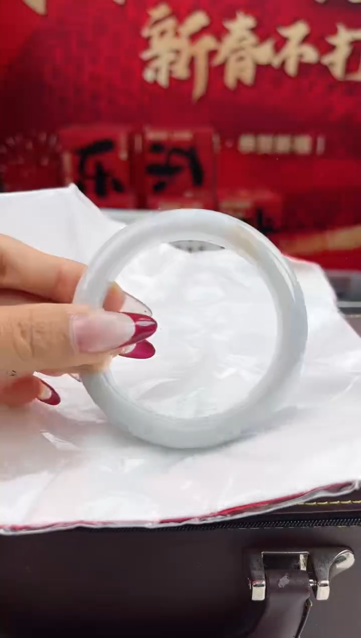 【闪购商品】翡翠手镯未镶嵌6翡翠手镯（微瑕）
