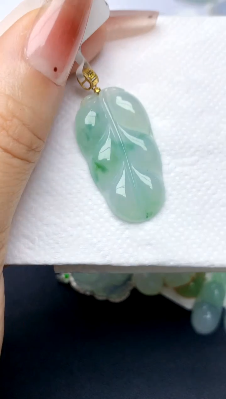 翡翠18K金镶嵌颈饰天然A货翡翠