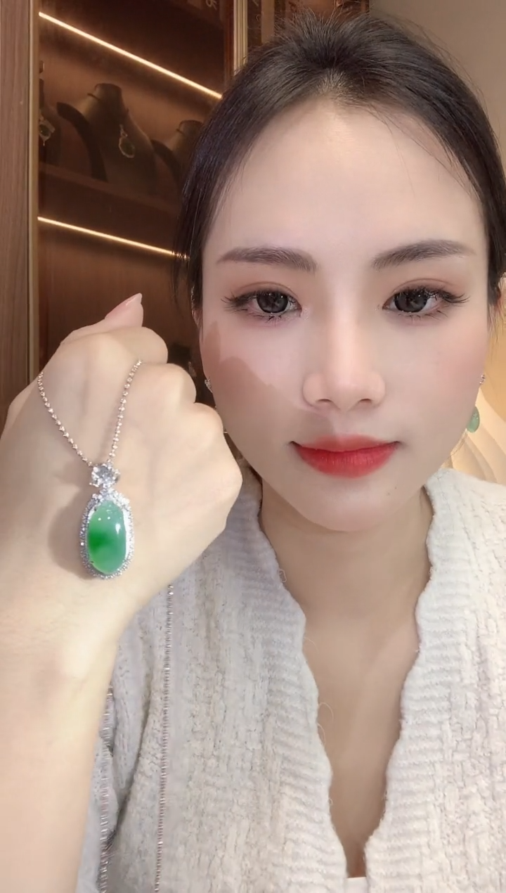 【闪购商品】翡翠吊坠(不含链)18K金镶嵌D38