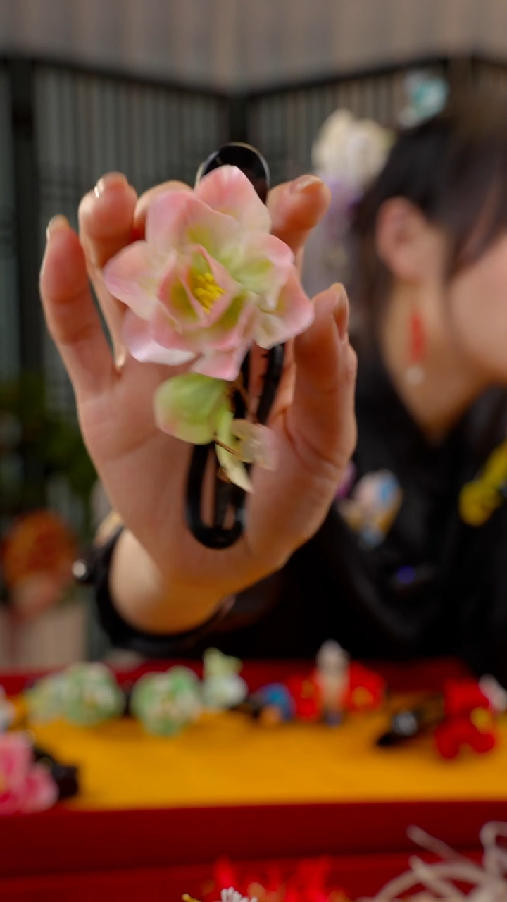 刺绣非遗绒花手工饰品