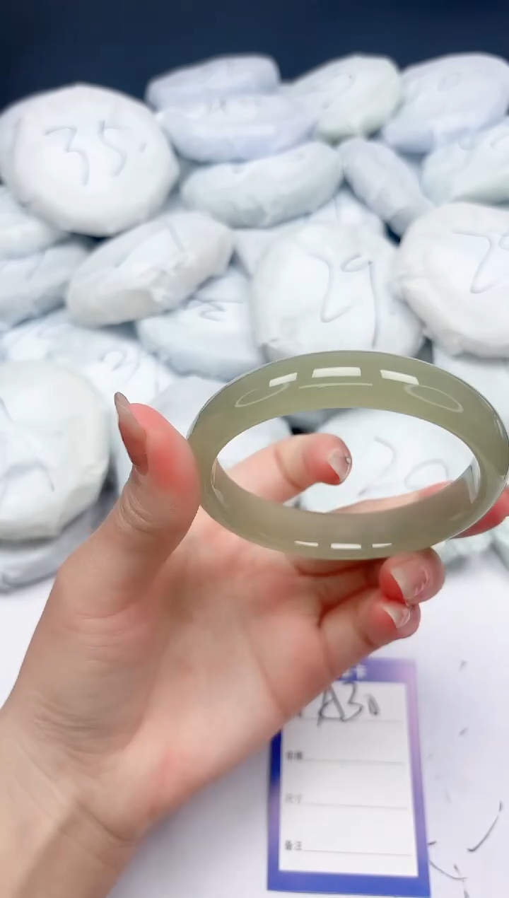 未镶嵌手镯石英质玉A30/6465