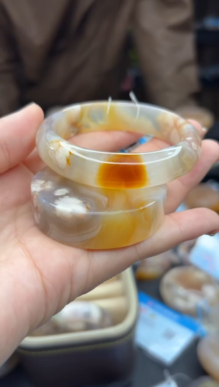 【闪购商品】石英质玉手镯未镶嵌695（53圈赠送镯心）