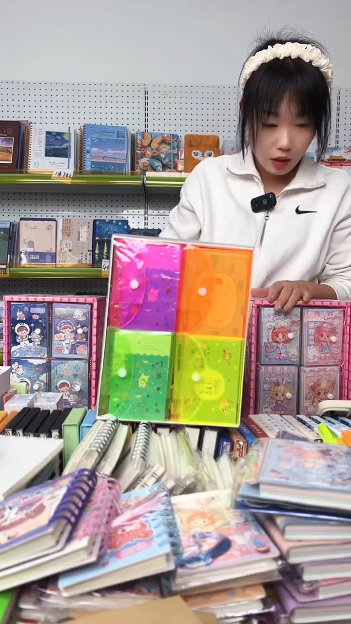 A7荧光三折叠带笔100张 20本/1盒