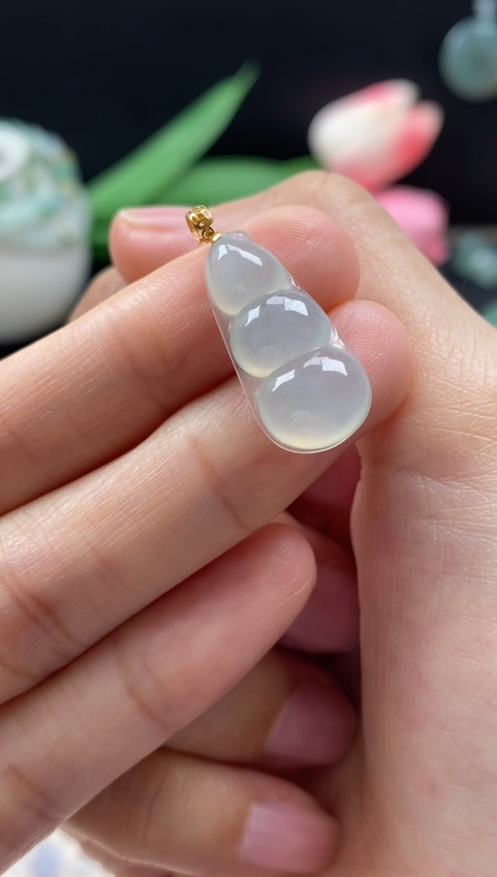 【闪购商品】翡翠颈饰18K金镶嵌翡翠晴底福豆吊坠