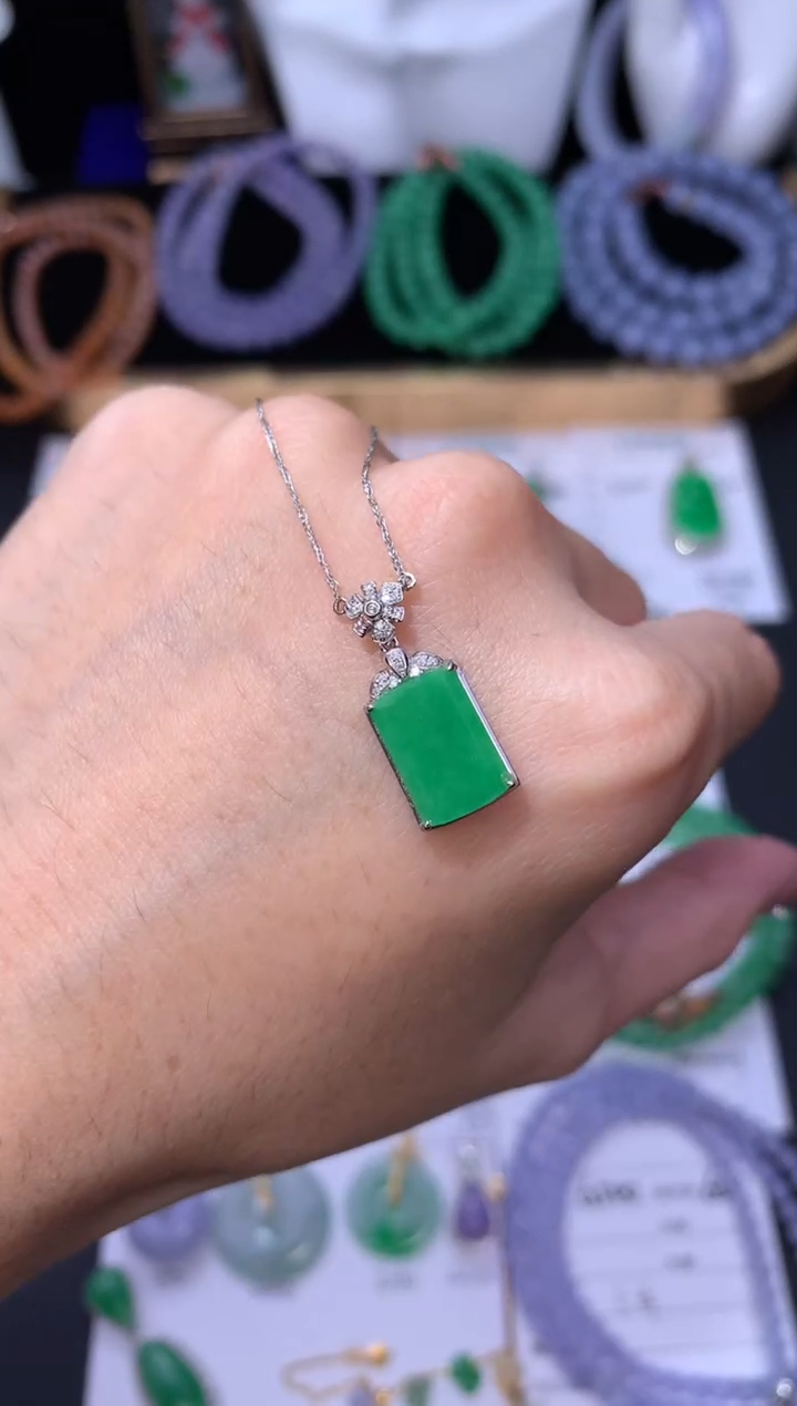 18K金镶嵌定制翡翠48小时鉴赏期 退货不扣服务费