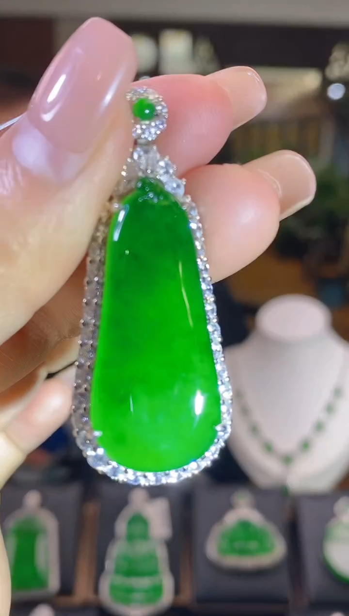 【闪购商品】翡翠吊坠(不含链)未镶嵌翡翠吊坠