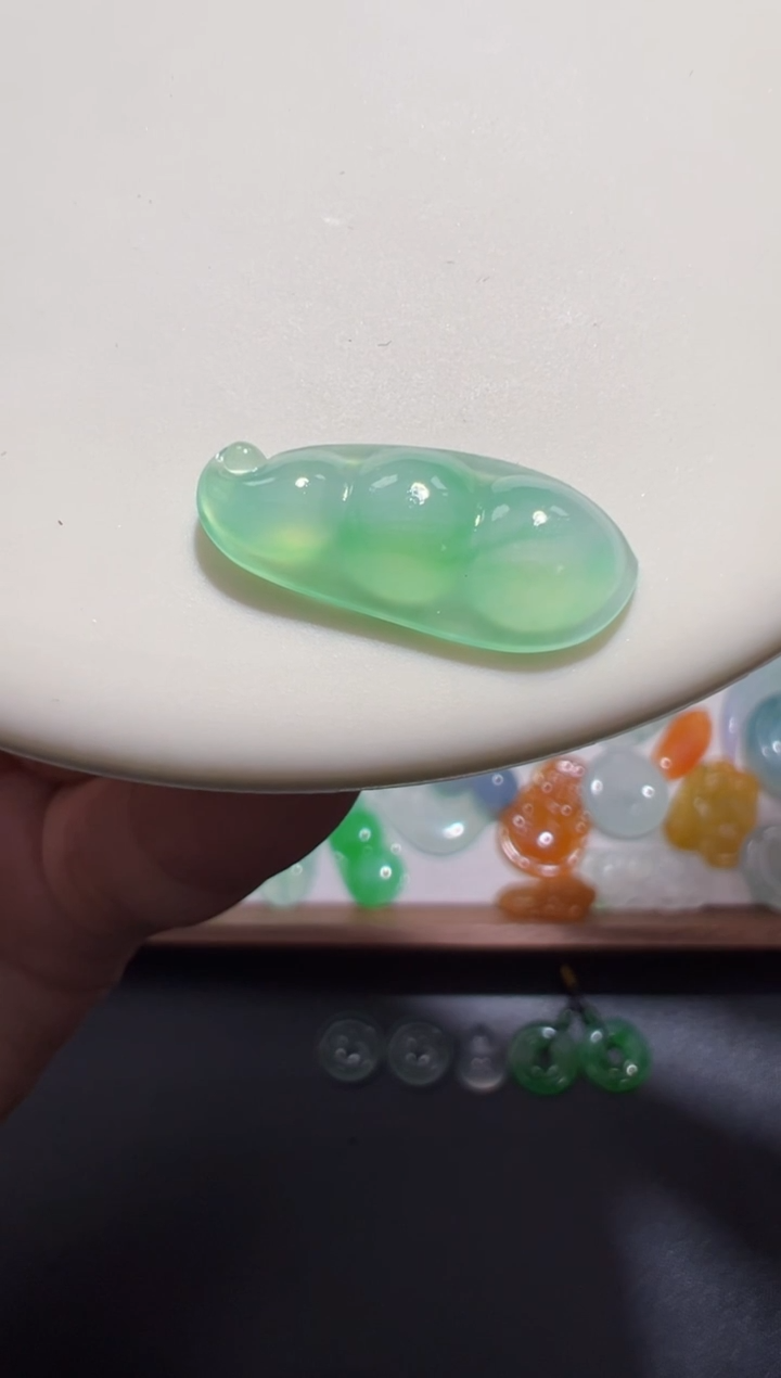 未镶嵌定制翡翠22*10.1*3.9豆子