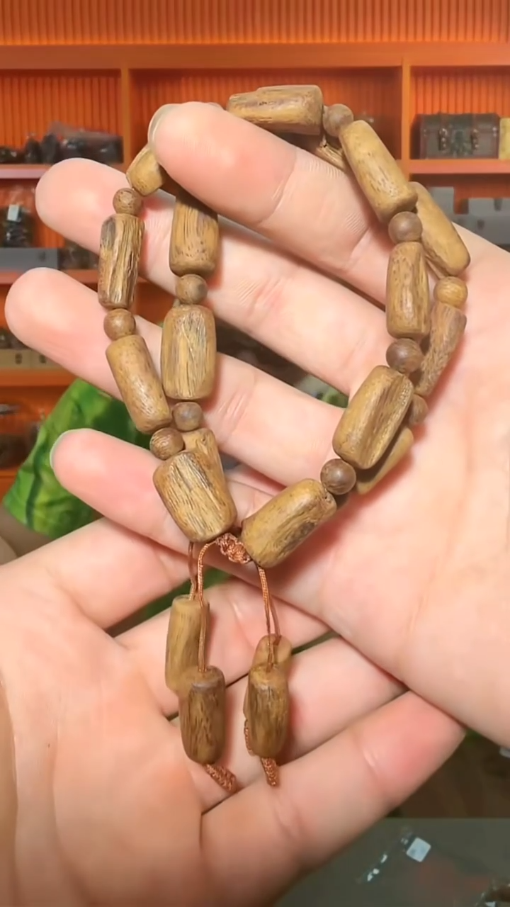沉香手串232号单圈红土10g+多样性发一