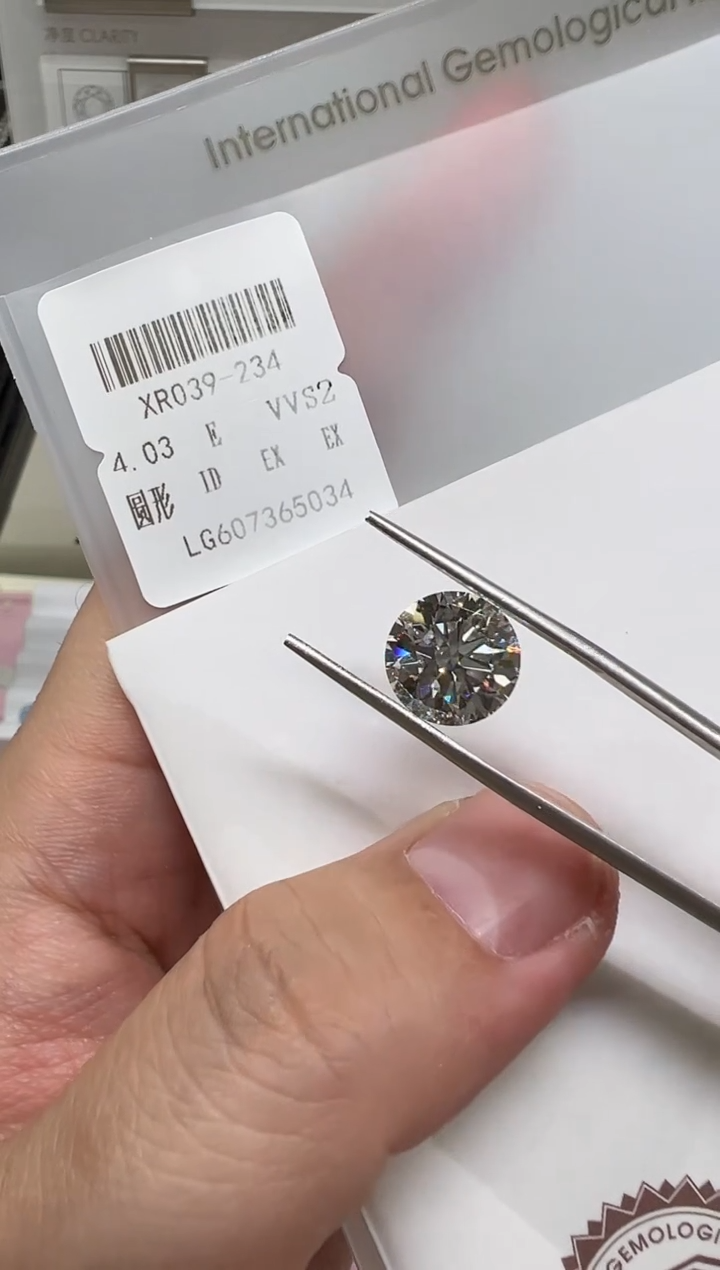 【闪购商品】实验室培育钻石裸石未镶嵌@  4.03ct先鉴赏，再定制！