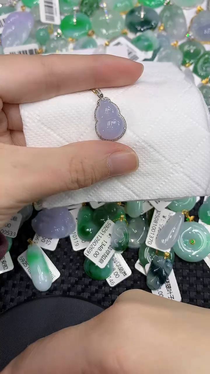 颈饰18K金镶嵌翡翠1111111111111