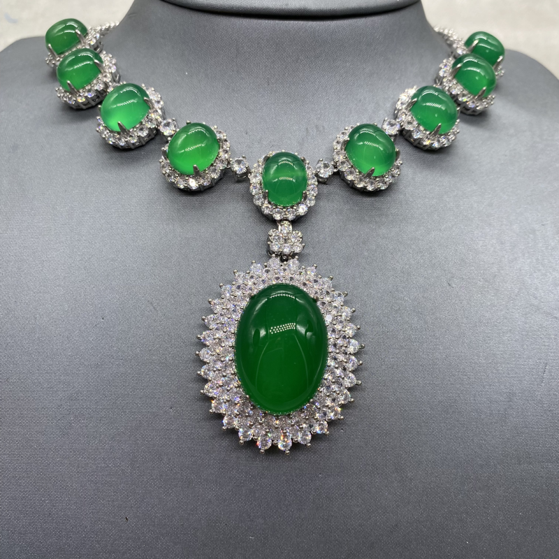 【绿意盎然 永恒暖阳】绿吊坠DC602001