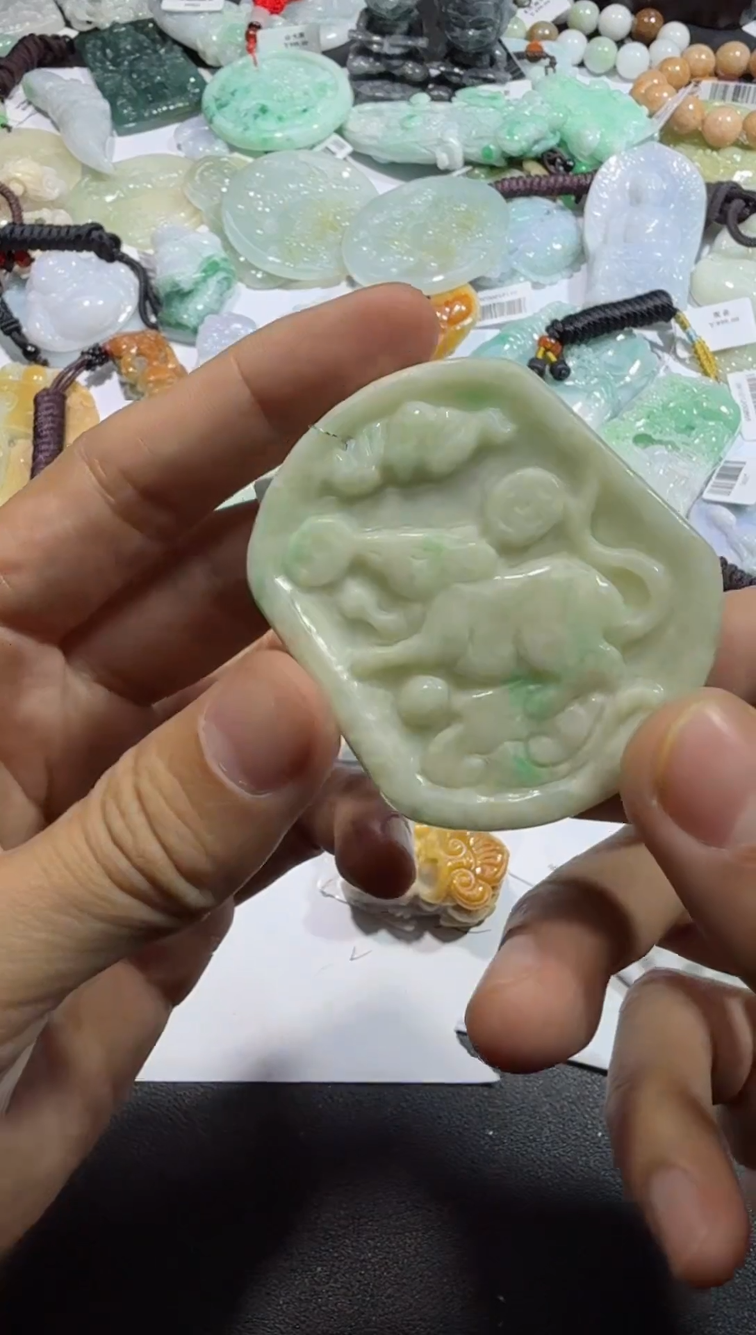 【闪购商品】翡翠颈饰未镶嵌00009409