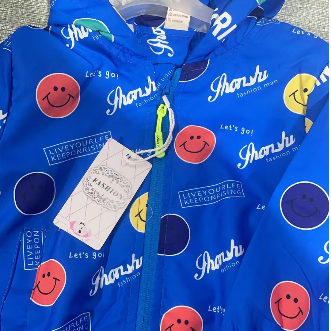 AA602 儿童春秋款蓝色笑脸薄外套