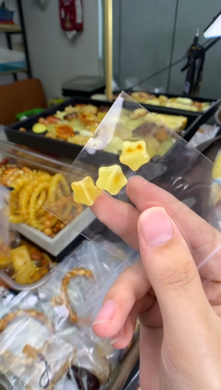 蜜蜡未镶嵌珠宝奇石多样性发一件