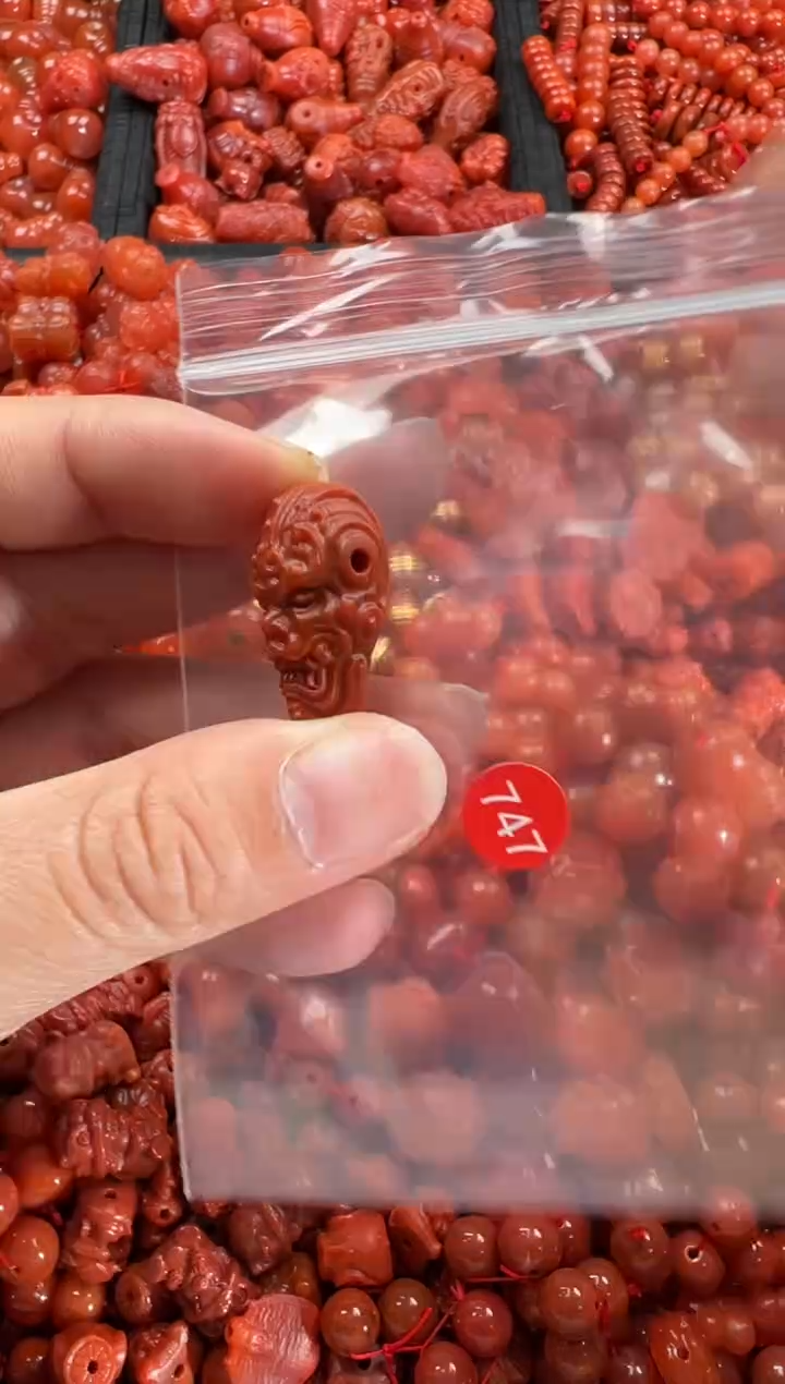 【闪购商品】南红玛瑙颈饰未镶嵌1