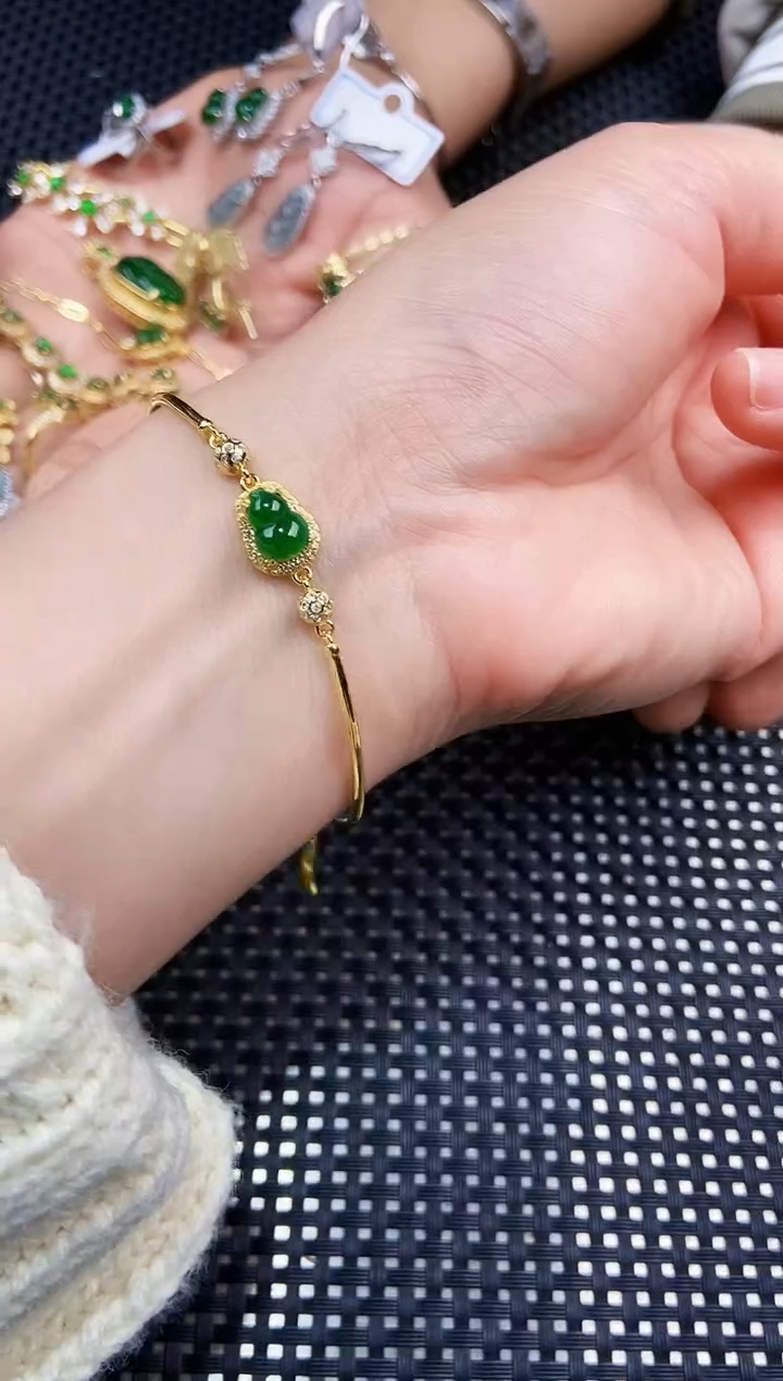 【闪购商品】翡翠手链未镶嵌111111111