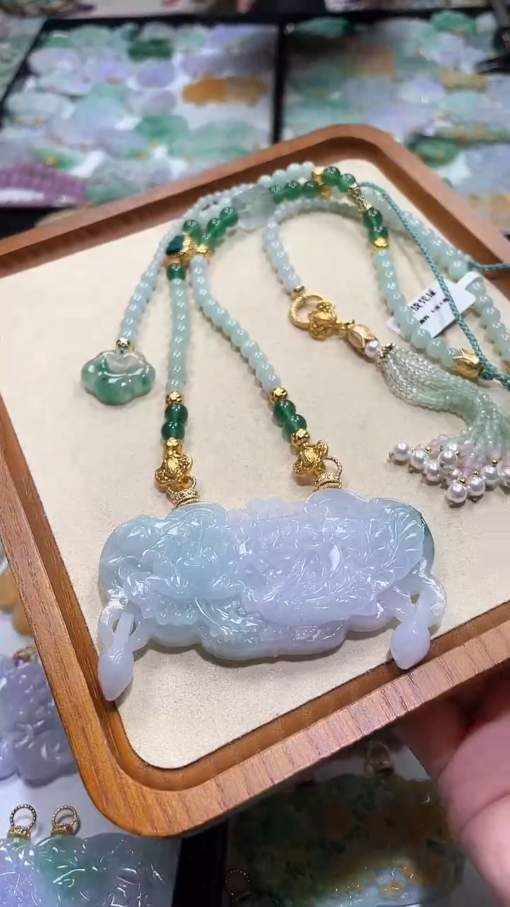 【闪购商品】翡翠颈饰未镶嵌吊坠