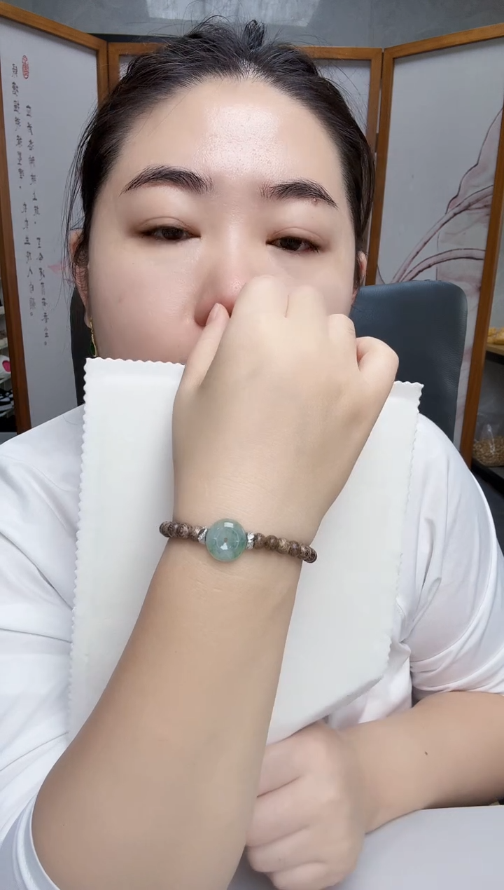 颈饰未镶嵌翡翠平安扣飘花配木珠