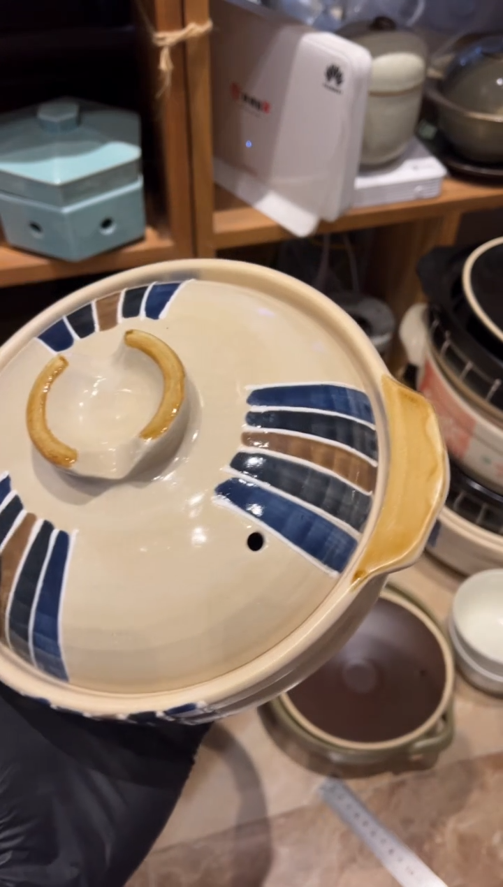 【闪购商品】瓷片426  蓝条纹小砂锅1个