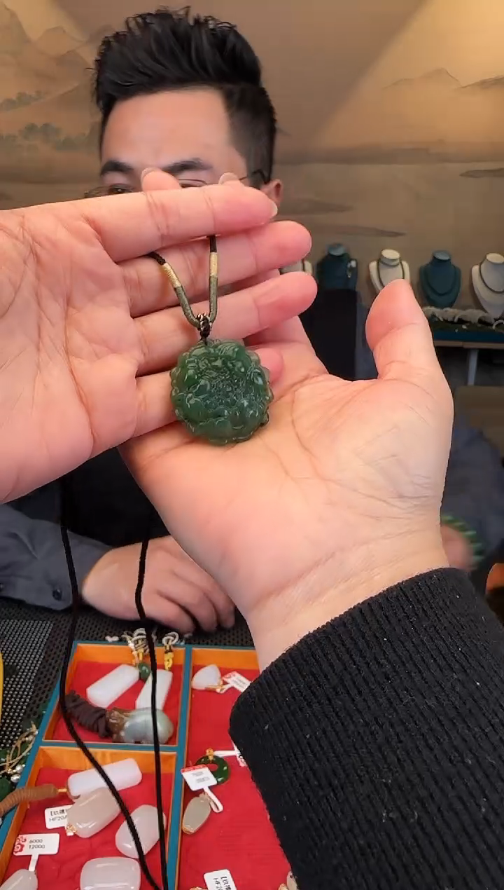 颈饰未镶嵌和田玉花开富贵