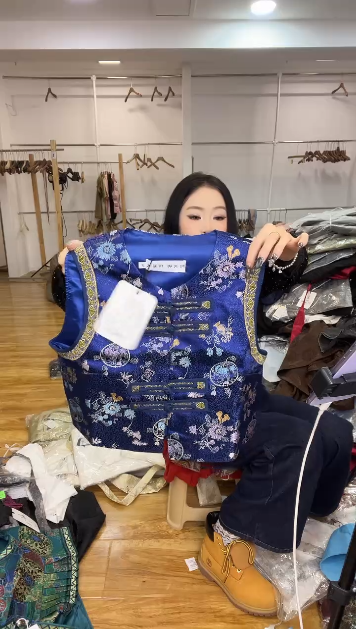 马甲       M码       80-110斤