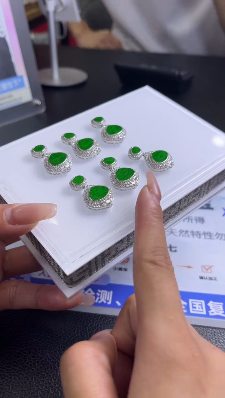 【闪购商品】翡翠颈饰银S925镶嵌A353多样性发一件/配绳子